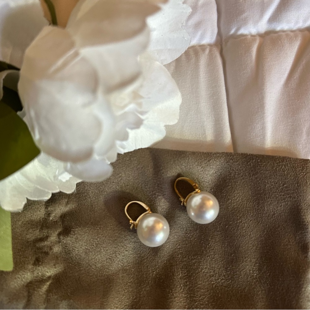 Pearl earrings